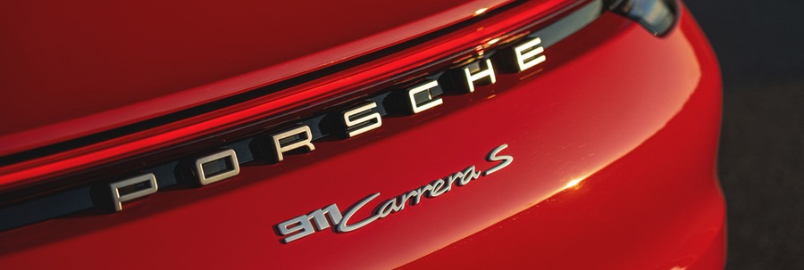 Porsche Carrera S emblem