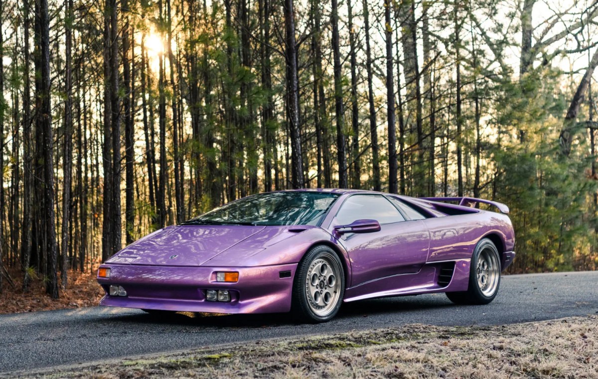 <p>362-й Lamborghini Diablo из 401 экземпляра среди флагманских суперкаров построенных в 1991 году.</p>