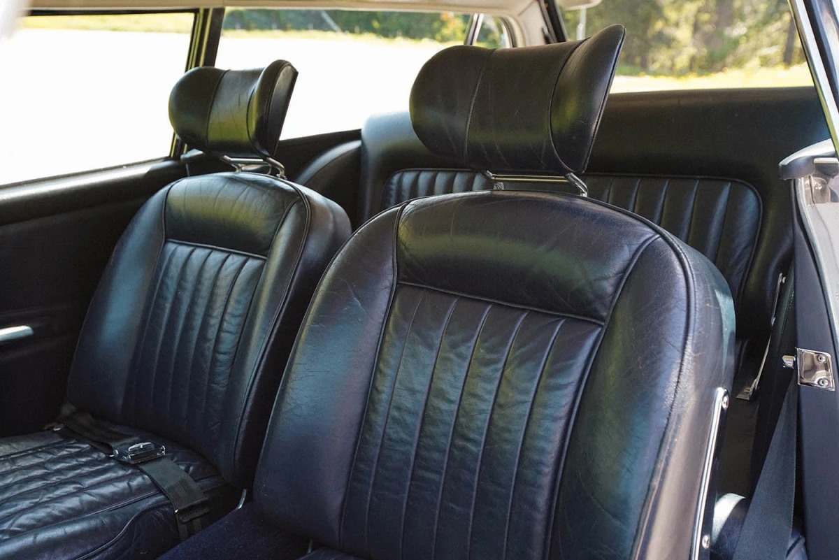 aston martin db5 universal