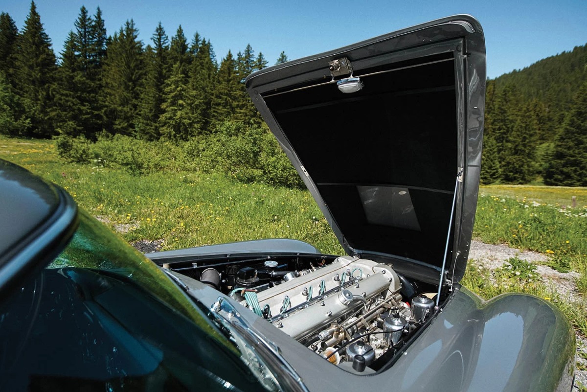 aston martin db5 universal