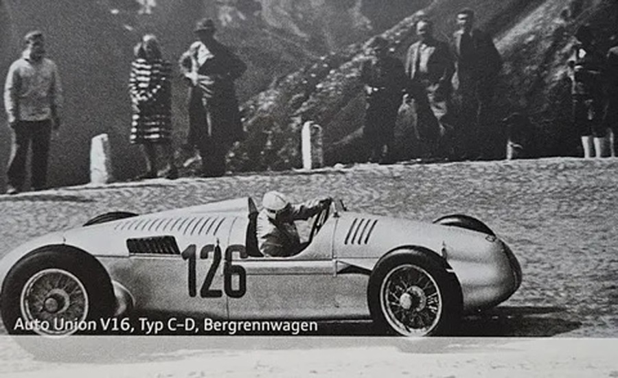 <p>Монструозные двигатели V16 от Auto Union.</p>
